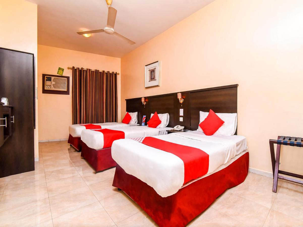 Deluxe Triple Room | Melody Queen Hotel